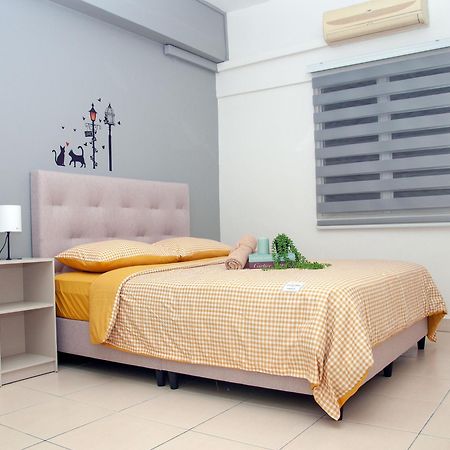 Five H Family Service Apartment Сері-Кембанган Екстер'єр фото