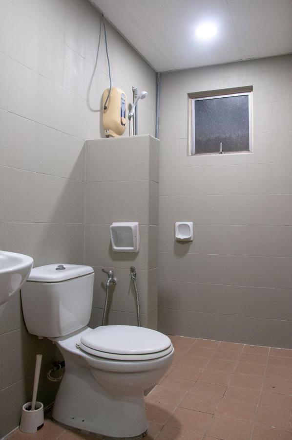 Five H Family Service Apartment Сері-Кембанган Екстер'єр фото