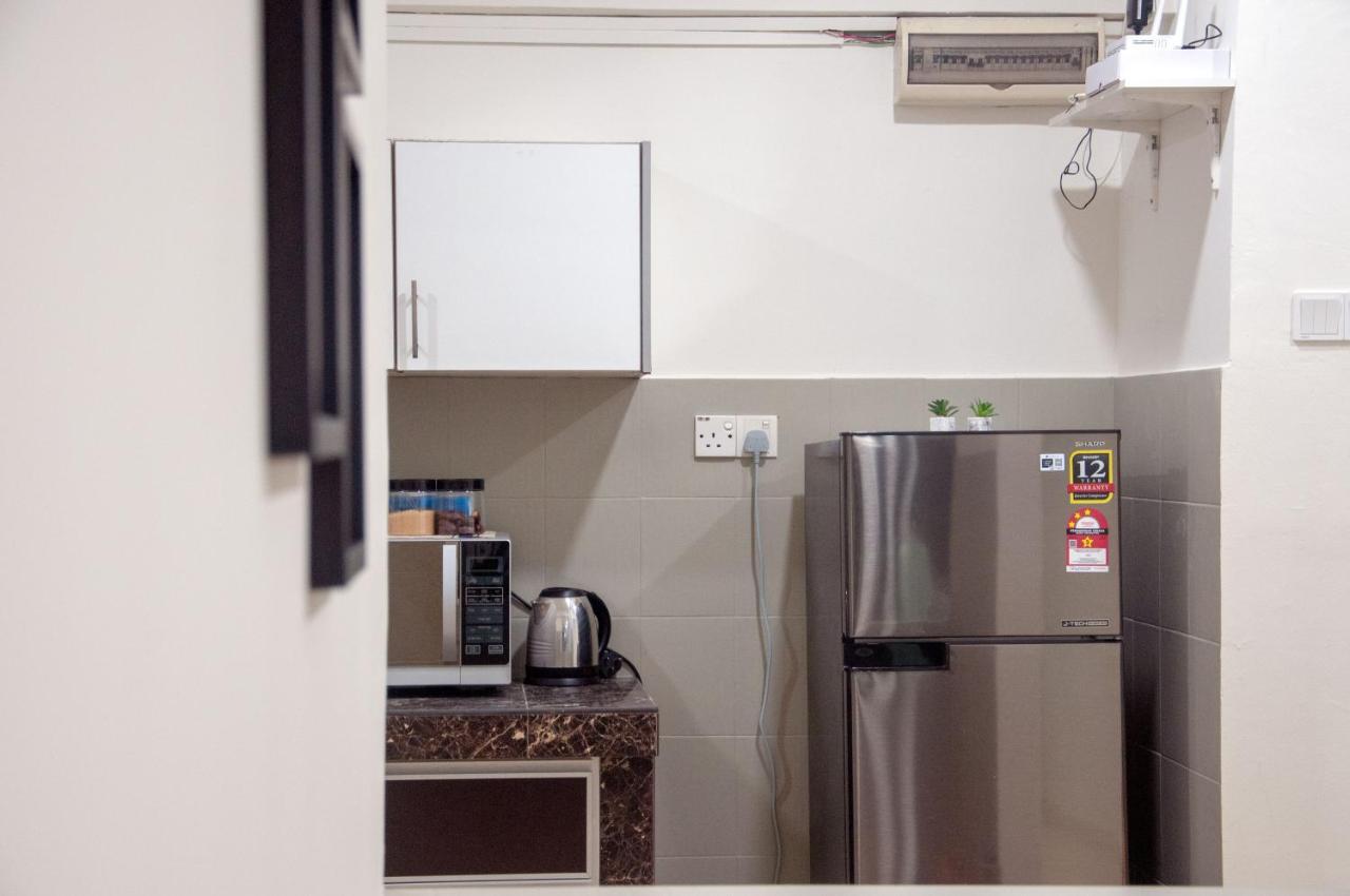 Five H Family Service Apartment Сері-Кембанган Екстер'єр фото