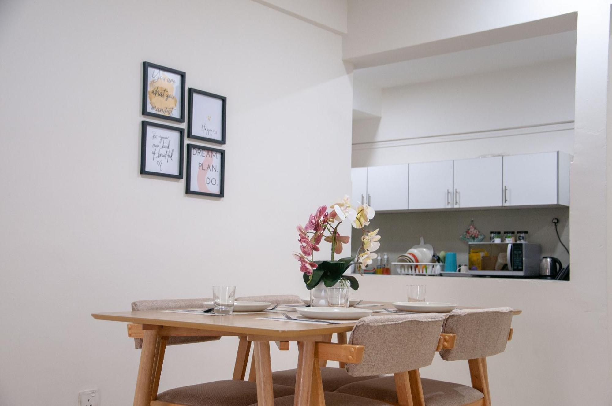 Five H Family Service Apartment Сері-Кембанган Екстер'єр фото