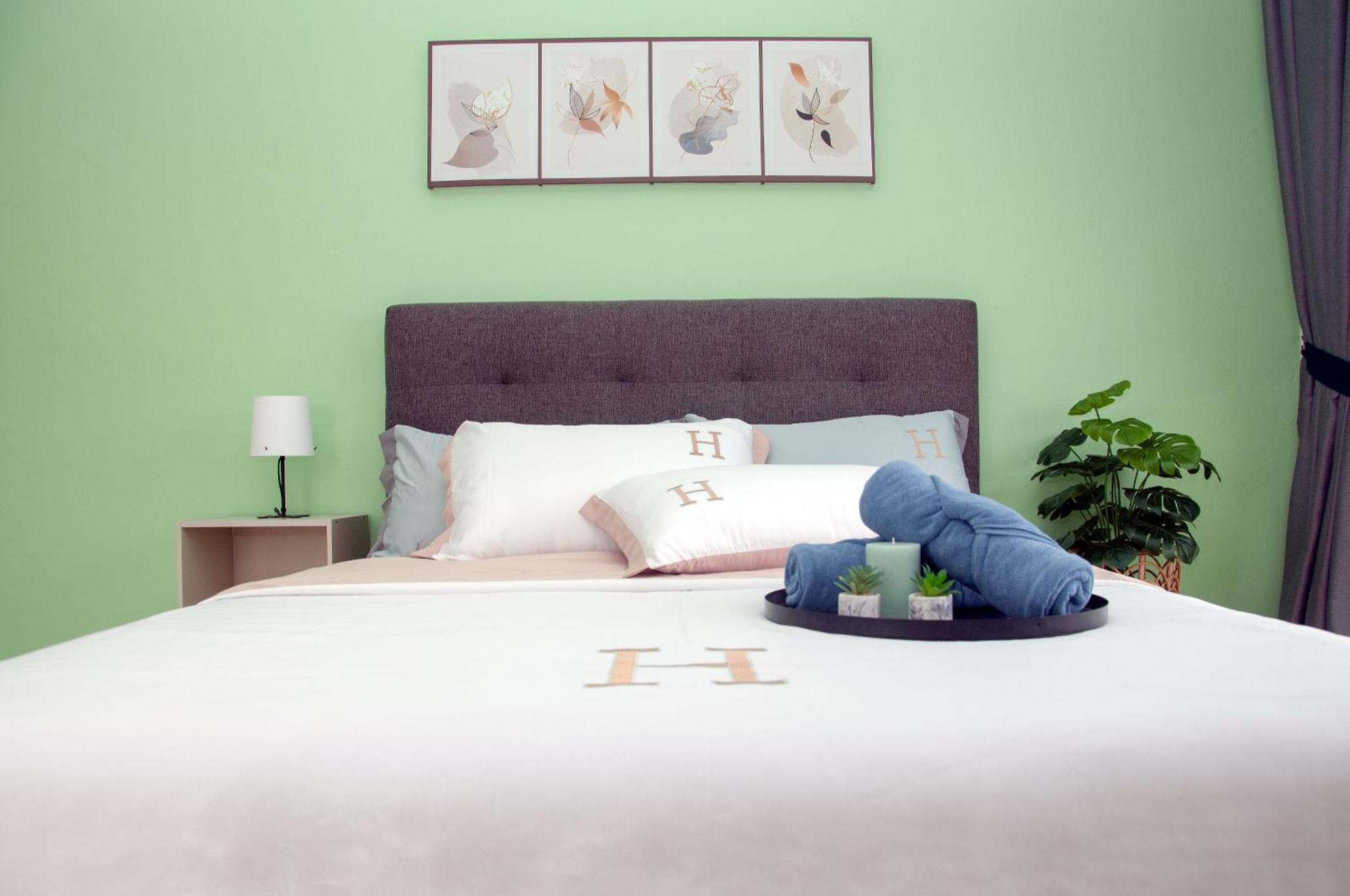 Five H Family Service Apartment Сері-Кембанган Екстер'єр фото